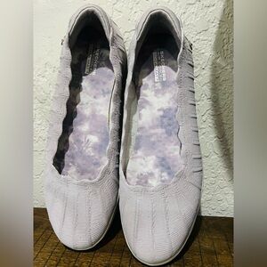 Skecher on-the-go ultra cooling slip on, laceless women shoes  10 SUPER CLEAN